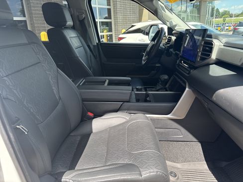Used 2023 Toyota Tundra Limited w/ TRD Off-Road Package AWD/4WD image 31