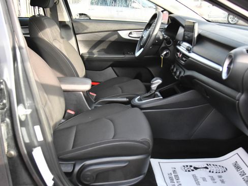 Used 2024 Kia Forte LXS image 36