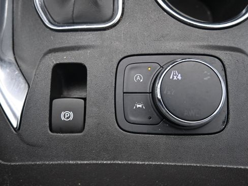 Used 2023 Chevrolet Traverse LT AWD/4WD image 22