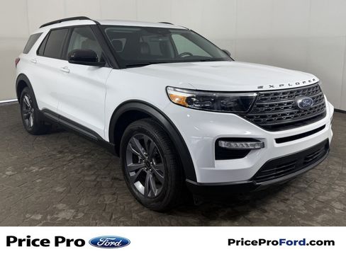 Used 2022 Ford Explorer XLT w/ Equipment Group 202A AWD/4WD image 1
