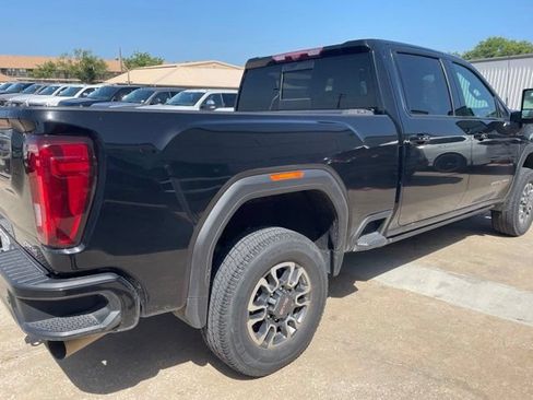 Used 2023 GMC Sierra 2500 AT4 w/ AT4 Preferred Package AWD/4WD image 4