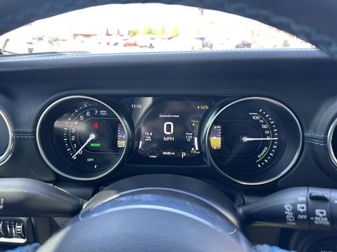 Used 2022 Jeep Wrangler Unlimited Rubicon 4xe w/ Cold Weather Group AWD/4WD image 27