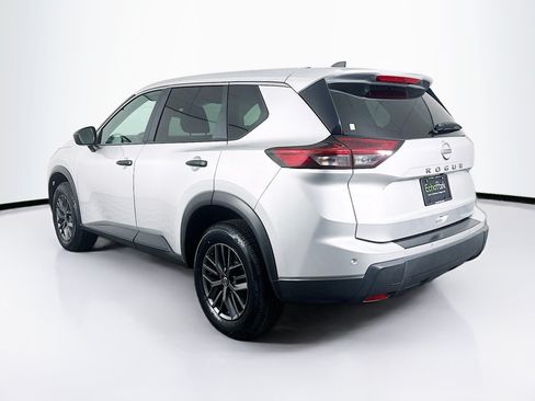 Used 2024 Nissan Rogue S FWD image 5