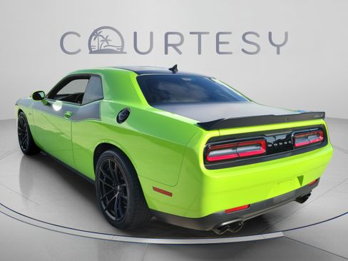 Used 2019 Dodge Challenger R/T Scat Pack w/ T/A Package RWD image 2