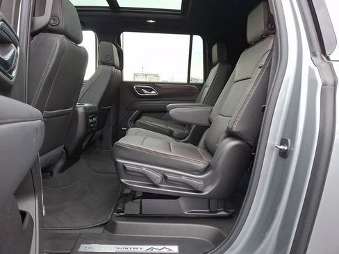 Certified 2024 Chevrolet Suburban High Country AWD/4WD image 18