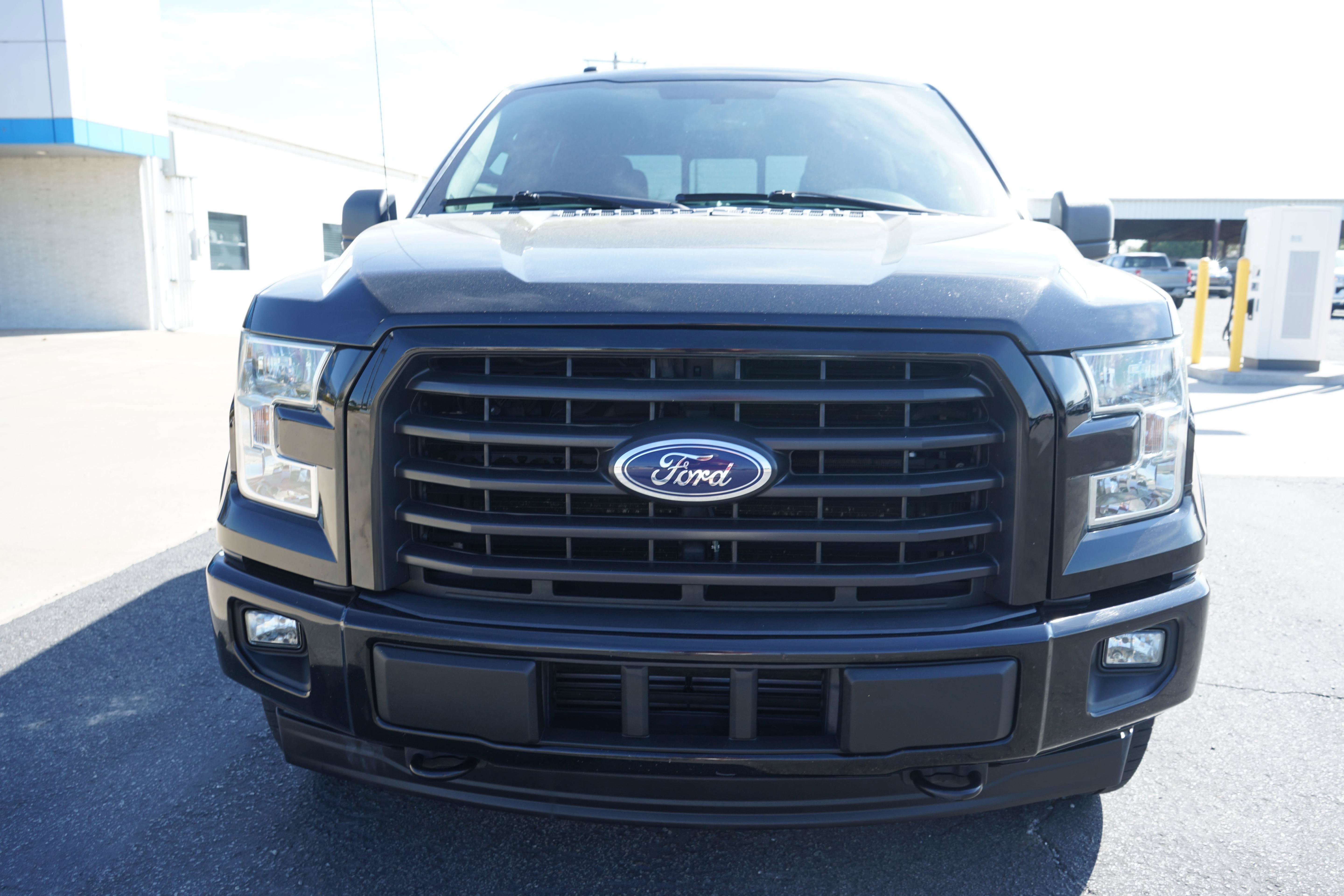 Used 2017 Ford F150 XLT w/ Equipment Group 302A Luxury AWD/4WD image 8