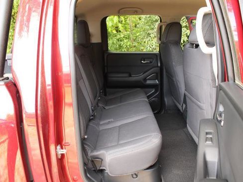 Used 2022 Nissan Frontier SV w/ Technology Package RWD image 13