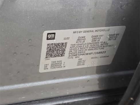 Used 2023 Chevrolet Traverse LT w/ Rear Camera Mirror Package image 36