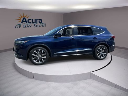 Used 2023 Acura MDX SH-AWD w/ Technology Package image 2