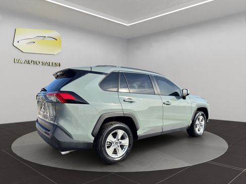 Used 2021 Toyota RAV4 XLE w/ Convenience Package image 7