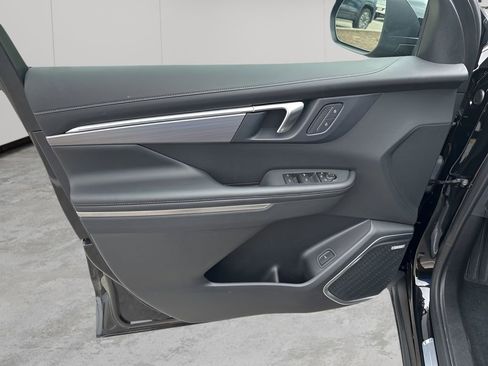 Used 2025 Buick Enclave Preferred image 25