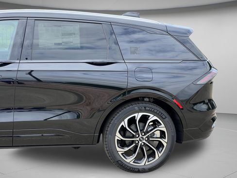 New 2026 Lincoln Nautilus Reserve AWD/4WD image 5
