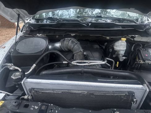 Used 2013 RAM 1500 Laramie RWD image 17