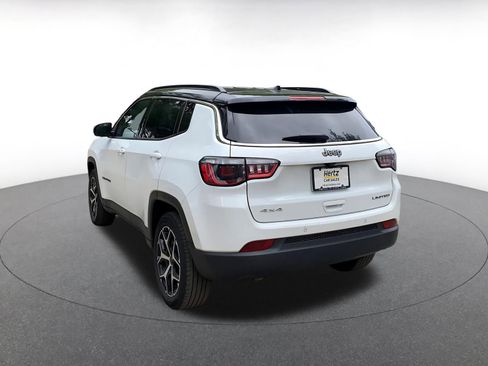 Used 2025 Jeep Compass Limited image 5