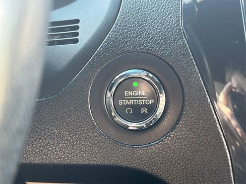 Used 2017 Ford Explorer XLT w/ Equipment Group 202A image 26