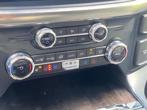 Used 2022 Ford F150 Lariat w/ Equipment Group 502A High AWD/4WD image 25