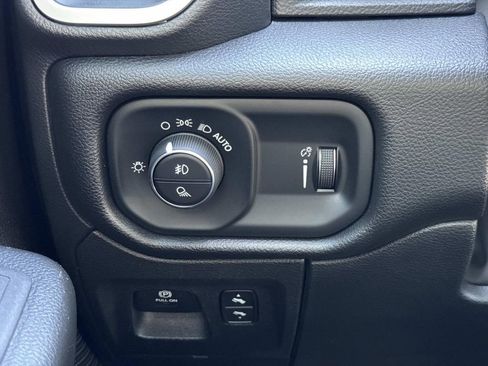 Used 2023 RAM 1500 Big Horn AWD/4WD image 12