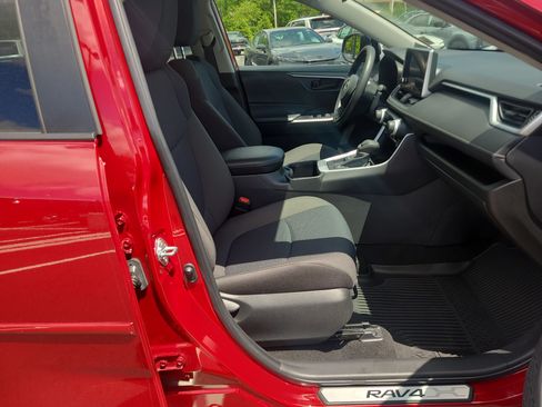 Certified 2023 Toyota RAV4 LE AWD/4WD image 17
