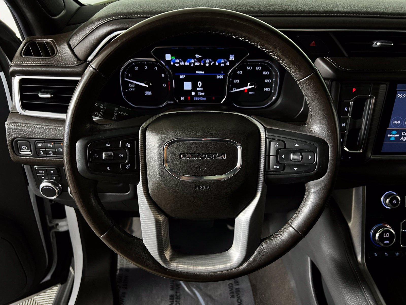 Used 2021 GMC Yukon Denali w/ Denali Premium Package AWD/4WD image 16