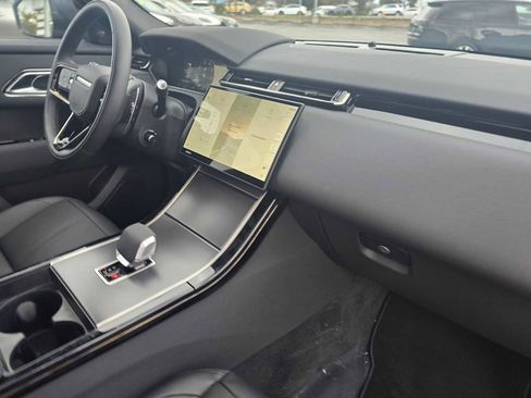 Certified 2025 Land Rover Range Rover Velar Dynamic SE image 12