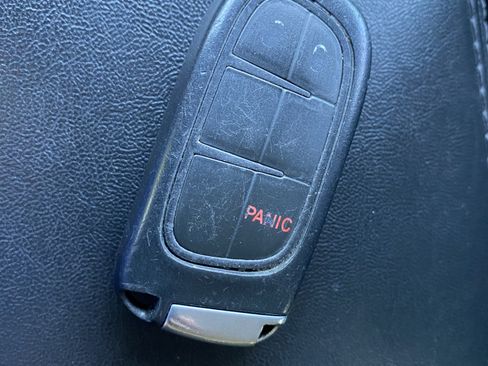 Used 2019 Jeep Cherokee Latitude Plus FWD image 37