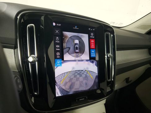 Certified 2026 Volvo XC40 B5 Plus w/ Protection Package Premier AWD/4WD image 31