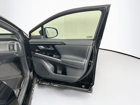 Used 2024 Toyota bZ4X FWD image 32