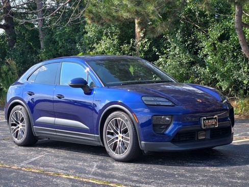 Used 2025 Porsche Macan Electric image 9