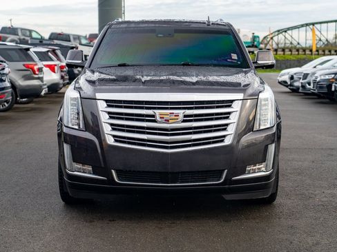 Used 2017 Cadillac Escalade ESV Platinum image 3