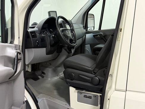 Used 2012 Mercedes-Benz Sprinter 2500 image 8