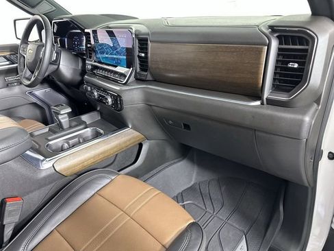 Used 2025 Chevrolet Silverado 1500 High Country w/ High Country Premium Package RWD image 30