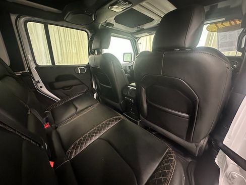 Used 2021 Jeep Wrangler Unlimited Sahara image 19