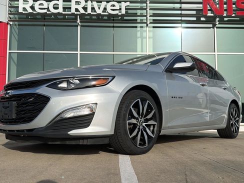 Used 2022 Chevrolet Malibu RS FWD image 1