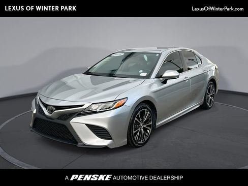 Used 2019 Toyota Camry SE FWD image 1