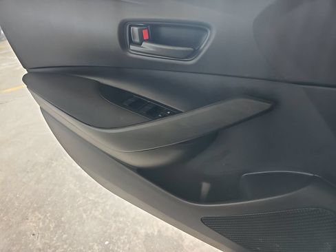 Used 2025 Toyota Corolla LE FWD image 22