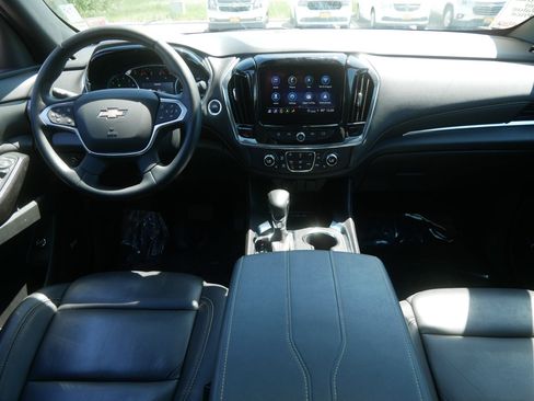Used 2023 Chevrolet Traverse LT w/ LT Premium Package AWD/4WD image 10