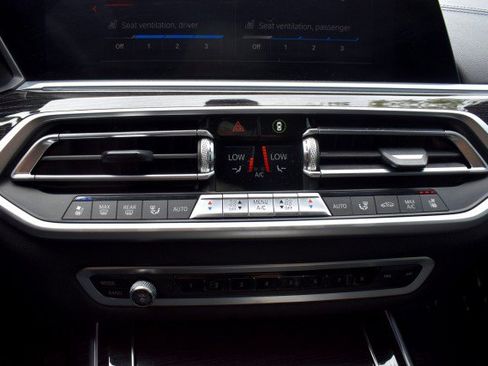 Used 2020 BMW X7 xDrive40i w/ M Sport Package AWD/4WD image 20