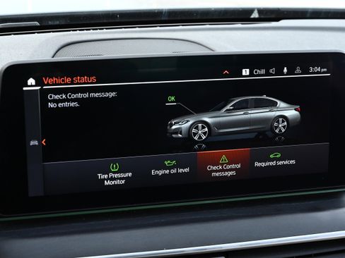 Used 2023 BMW 530i xDrive w/ Premium Package image 32