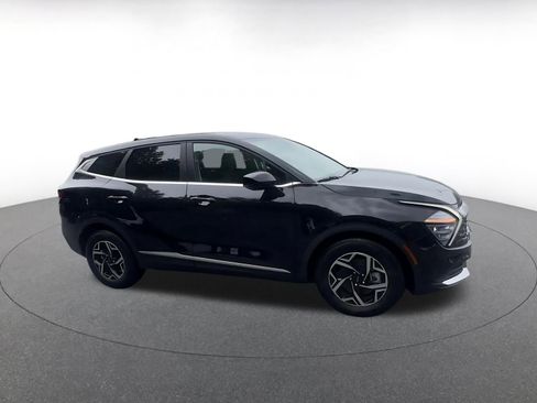 Used 2025 Kia Sportage LX FWD image 2