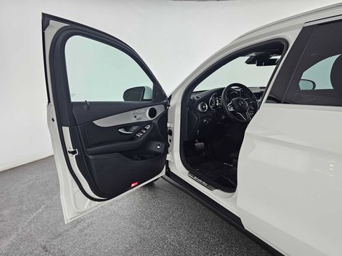 Certified 2022 Mercedes-Benz GLC 300 image 20