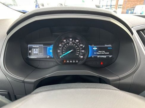 Used 2024 Ford Edge SE image 16