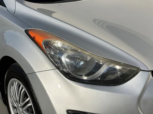 Used 2012 Hyundai Elantra GLS image 11