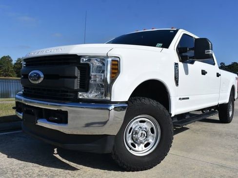 Used 2018 Ford F250 XL w/ Power Equipment Group image 5