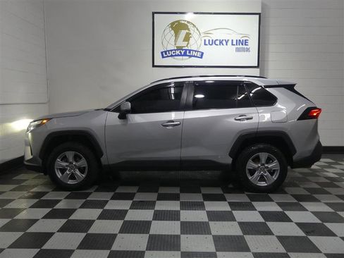 Used 2022 Toyota RAV4 XLE w/ Convenience Package AWD/4WD image 7