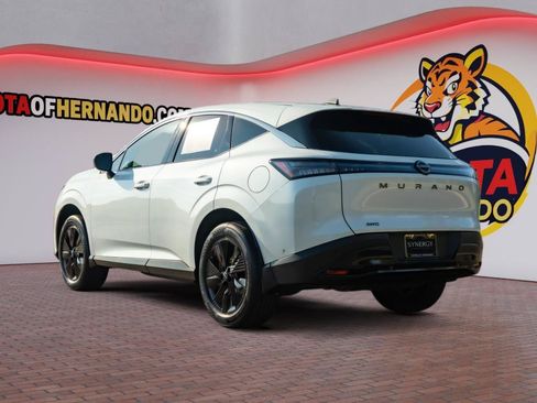Used 2025 Nissan Murano SV AWD/4WD image 8