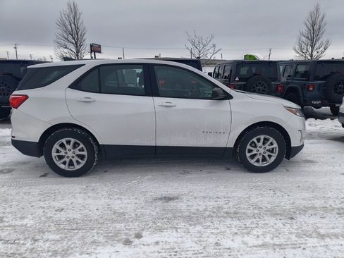 Used 2018 Chevrolet Equinox LS image 8