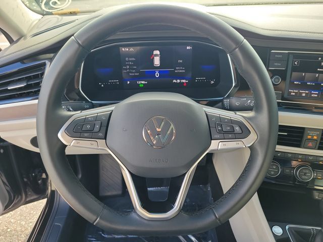 Certified 2023 Volkswagen Jetta SE w/ Panoramic Sunroof Package FWD image 19