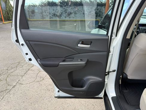 Used 2015 Honda CR-V LX image 13