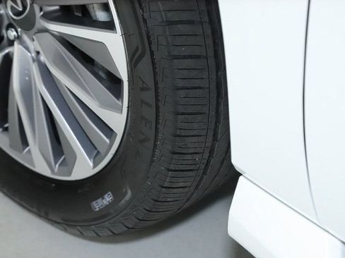 Used 2025 INFINITI QX80 Sensory AWD/4WD image 40