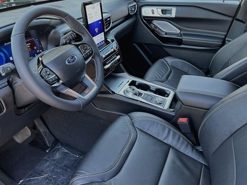 Used 2023 Ford Explorer ST w/ Equipment Group 401A image 7